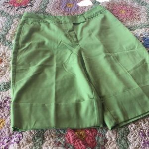 Izod Wide cuff shorts